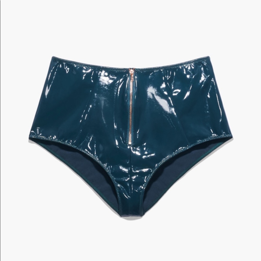 NWT Savage x Fenty Vinny Booty Short
